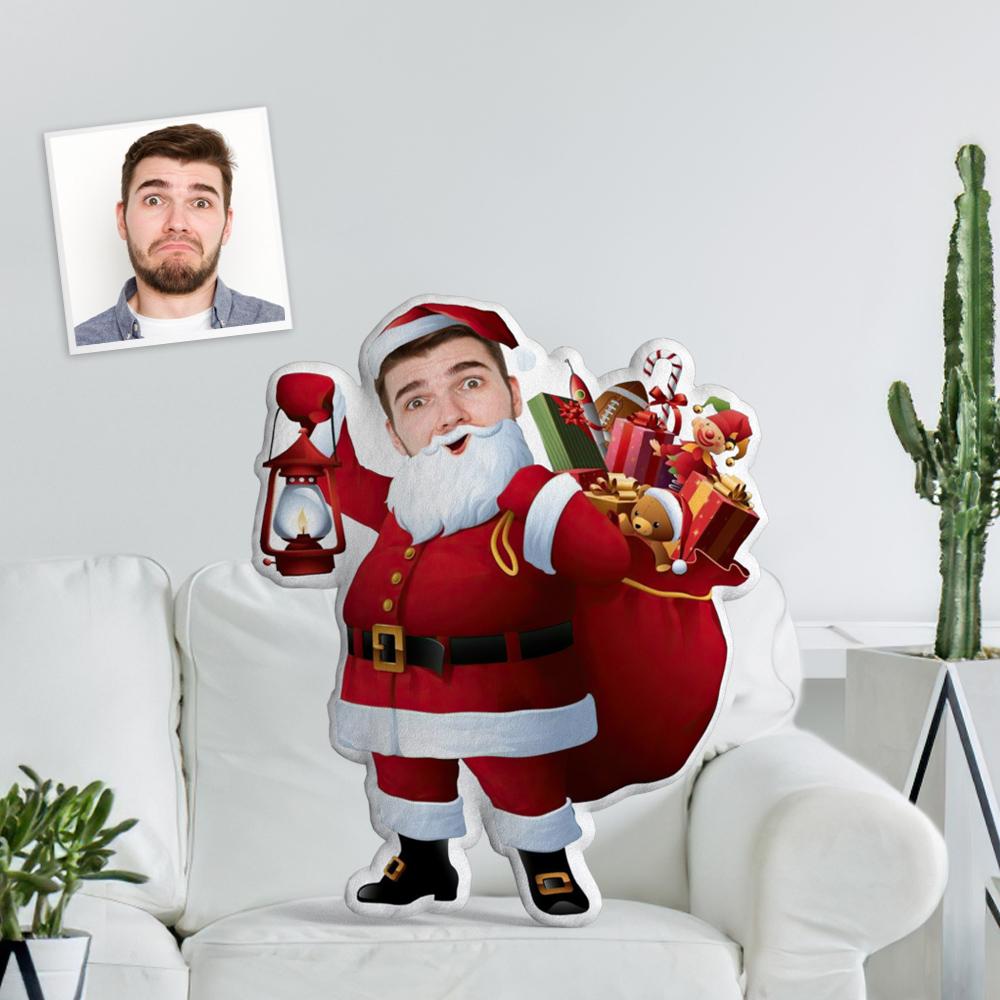 Personalisiertes Gesicht Fotopuppe Weihnachtsgeschenk Santa Minime Dekokissen Custom Santa mit vielen Geschenken Dekokissen hält ein Licht und gibt ein Geschenk